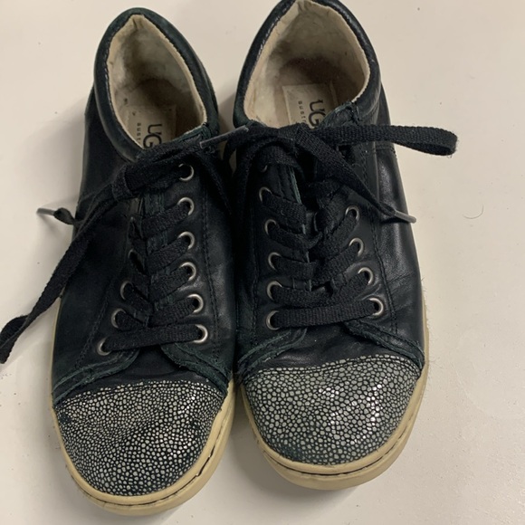 UGG - shoes - Picture 3 of 8